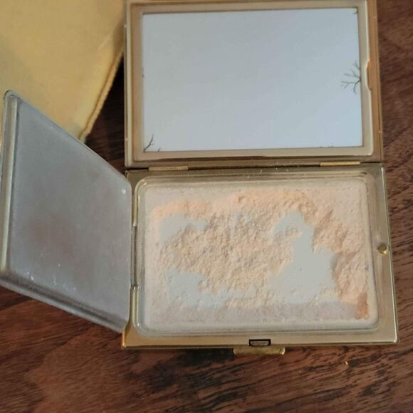 Vintage Brass Majestic Pressed Powder  Compact with dustbag - Picture 6 of 8